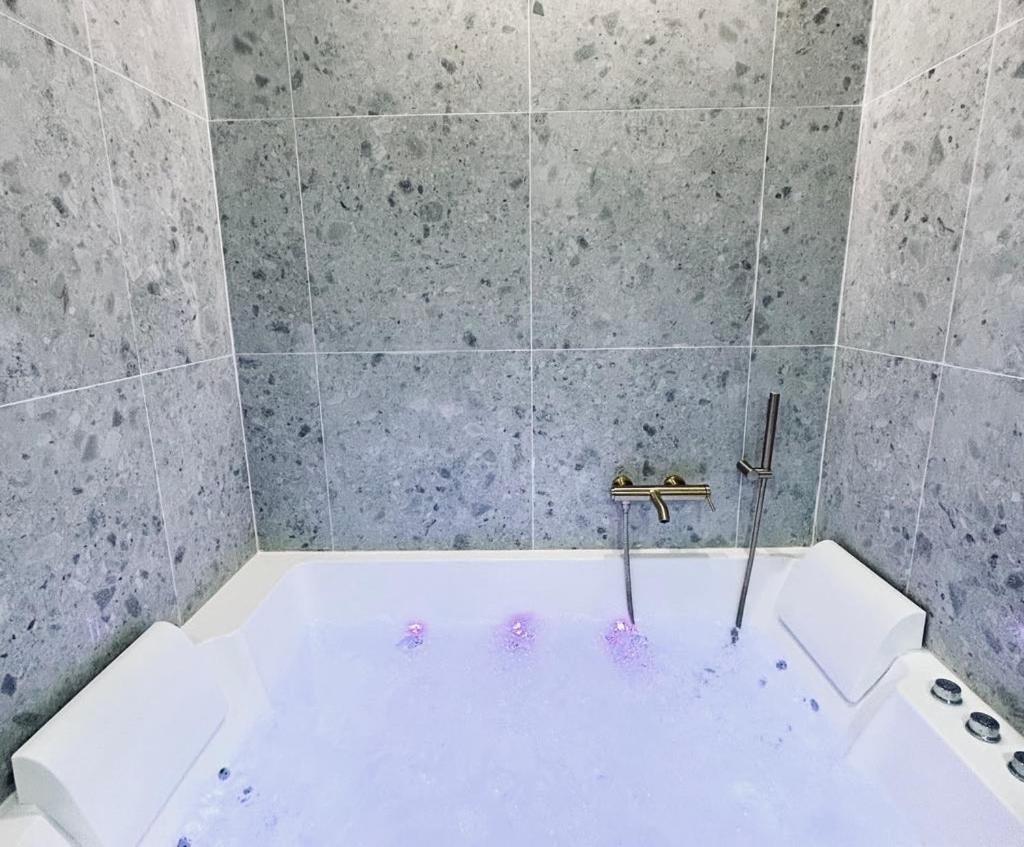 Hotel Metz Mon Amour, Un Sejour A 200M De La Cathedrale ! Classe 3 Etoiles ! 외부 사진